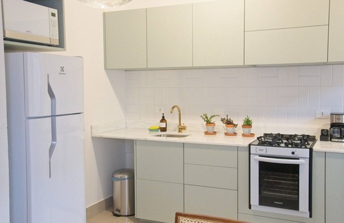 Campina do Siqueira Apartamento | Garden Apartment near Barigui Park with garage