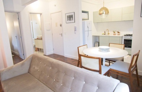 Campina do Siqueira Apartamento | Garden Apartment near Barigui Park with garage