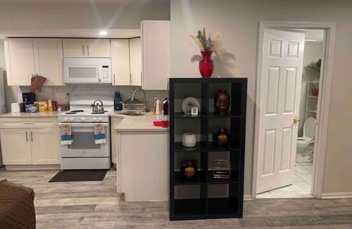Newark Apartamento | Garden Apartment near Prudential Center