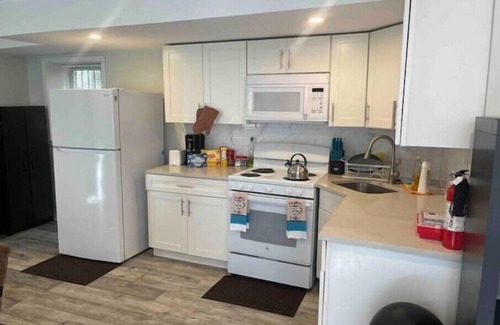 Newark Apartamento | Garden Apartment near Prudential Center