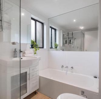 Cremorne Apartamento | Garden Apartment with Large Outdoor Areas.