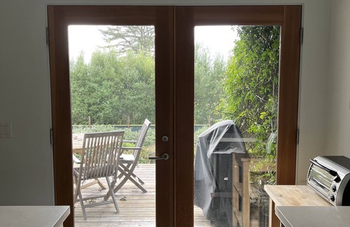 Stinson Beach Apartamento | Garden apt. above the beach close to hiking trails and beach.