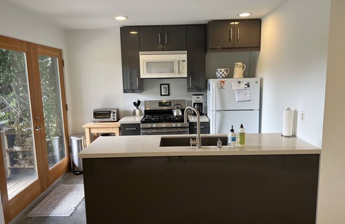 Stinson Beach Apartamento | Garden apt. above the beach close to hiking trails and beach.