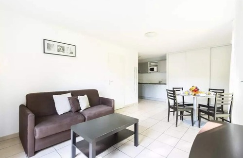 Marcy-l'Etoile Apartamento | Garden & City Lyon Residence - Marcy l'Etoile *** - 2 rooms 2 people