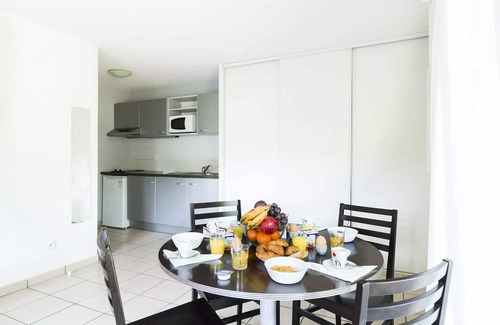 Marcy-l'Etoile Apartamento | Garden & City Lyon Residence - Marcy l'Etoile *** - 2 rooms 4 people