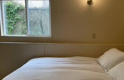 Richmond District Cabaña | Garden Cottage 1 block from Golden Gate Park