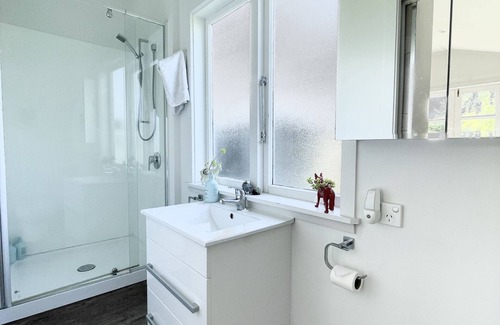 Te Horo Casa | Te Horo Garden Cottage