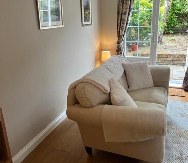 Salisbury Apartamento | Garden Flat near train station