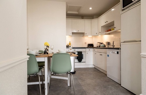 Bath Apartamento | Garden Flat – Stunning Georgian Apartment in Grosvenor Place!