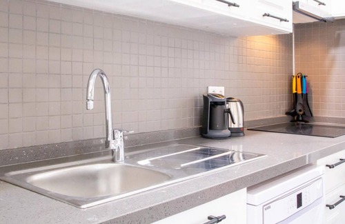 Milas Apartamento | Garden Floor Flat w Garden 1 min to Beach in Milas