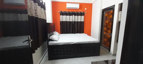 Kolkata Casa | Garden Guest House near Rene tower Ruby general hospital
