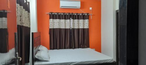 Kolkata Casa | Garden Guest House near Rene tower Ruby general hospital
