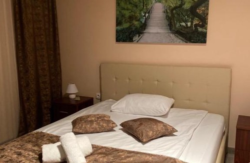Apatin Cama Y Desayuno | Garden House