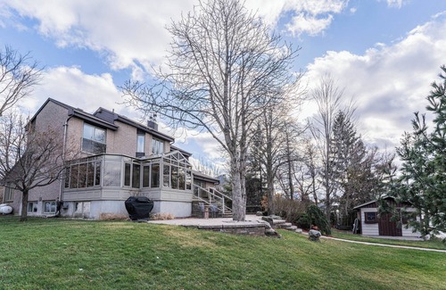 Montreal Casa | Garden-Lake Access: Sunroom w/15m DT & Parking