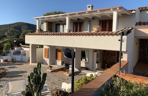 Porto San Paolo Casa | Amplia casa de hacienda a 5 'de las playas / magníficas vistas al mar y maquis de 180 °
