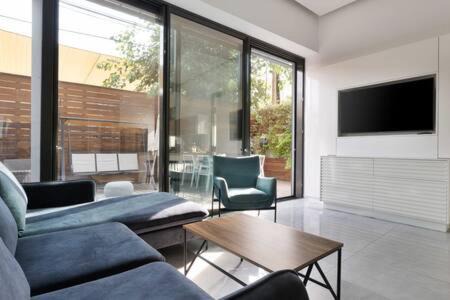 Neve Tzedek Apartamento | Garden Oasis by Five Stay