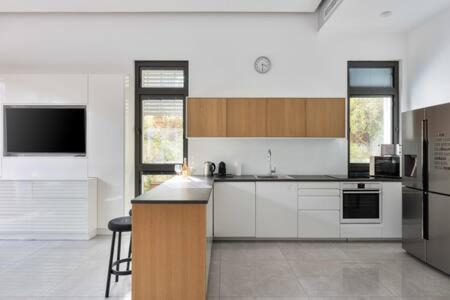 Neve Tzedek Apartamento | Garden Oasis by Five Stay
