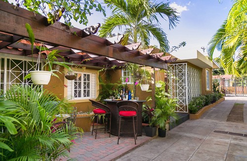 Eastwood Park Apartamento | Garden of Bliss#2, RedHill Fishpond, Kingston