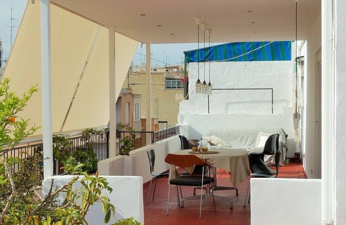 Alicante Apartamento | Garden Penthouse Mercado Alicante, 70m2 de terraza tranquila y soleada