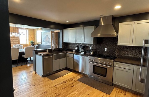 Viroqua Casa | Garden Ridge Retreat- Farm Stay