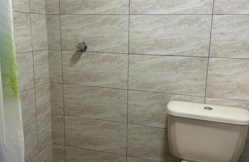Santa Maria Casa | Garden Serenity Bunk Room with Private Bath Near Airport
