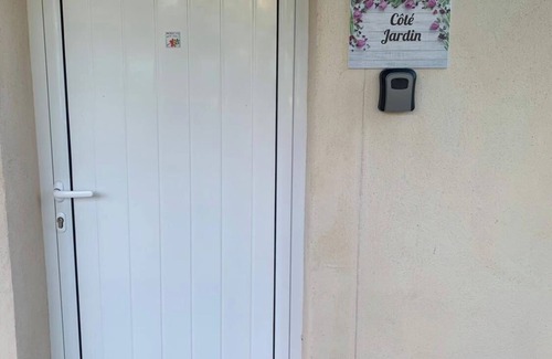 Villepinte Apartamento | Garden, studio near Paris Roissy CDG Airport, Disneyland, Asterix, Exposition
