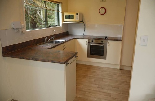 Leithfield Cabaña | Garden View Country Cottage