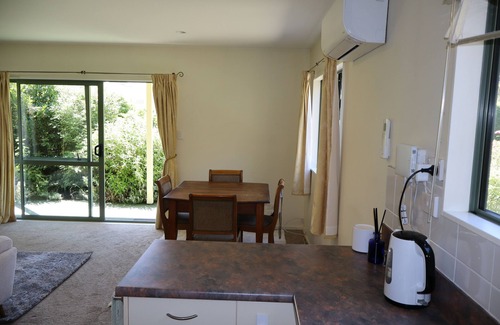 Leithfield Cabaña | Garden View Country Cottage