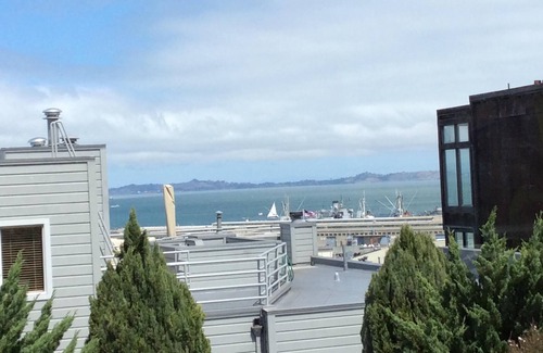 Fisherman's Wharf Apartamento | Jardín, Vista, Russian Hill / el muelle de pescadores Retiro