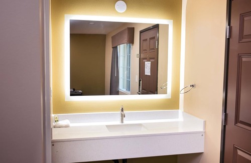 Westmont Hotel | Garey Motel