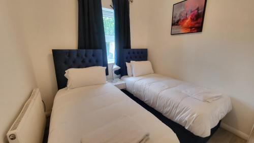 Finchley Apartamento | Garland Spacious 4 Bedroom House With Garden And Parking