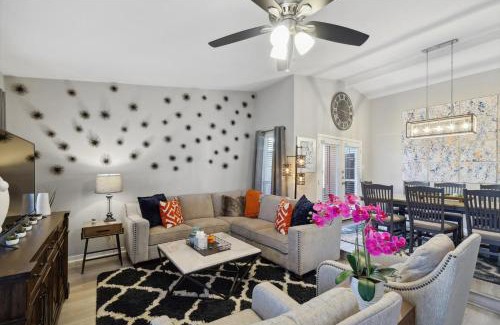 Garland Casa | Garlands Hidden Gem 4 Bedrooms Hot Tub Patio