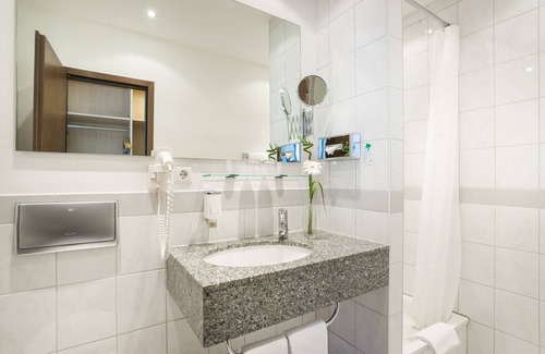 Porz Hotel | Garner Hotel Cologne Porz - Airport by IHG