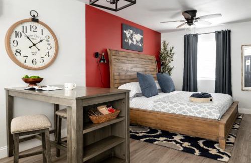 Johnson City Casa | Garofalo Cottage at Wrenwood Ranch, King Bed