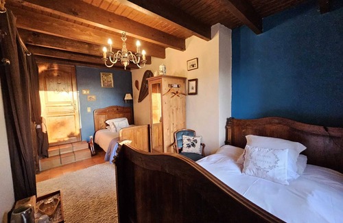 Sigalens Cama Y Desayuno | Garonne" guest room, Nordic bath and swimming pool