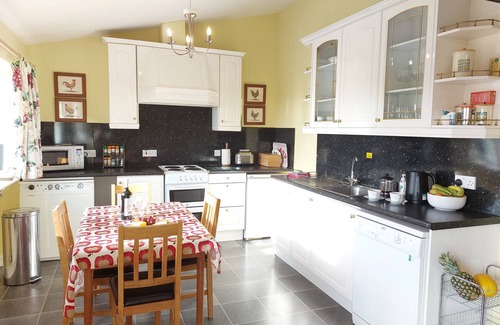Spennymoor Cabaña | Garth Cottage-spacious family and dog friendly, two bedrooms both with ensuites.