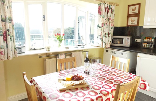 Spennymoor Cabaña | Garth Cottage-spacious family and dog friendly, two bedrooms both with ensuites.