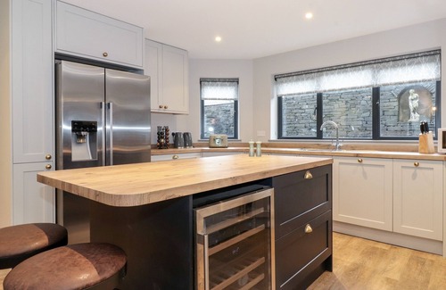 Ambleside Casa | GARTH HILL HOUSE, pet friendly, luxury holiday cottage in Ambleside