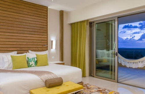 Downtown Cancun Complejo | Garza Blanca 5 Star Resort Cancun: Dec 21 - 28, 2024 Tropical Holiday Vacation