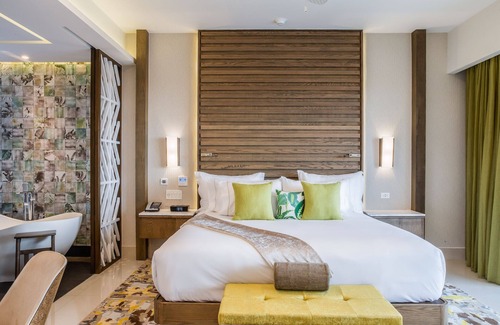 Downtown Cancun Complejo | Garza Blanca Cancun 1 BR AMAZING Views and Food!!