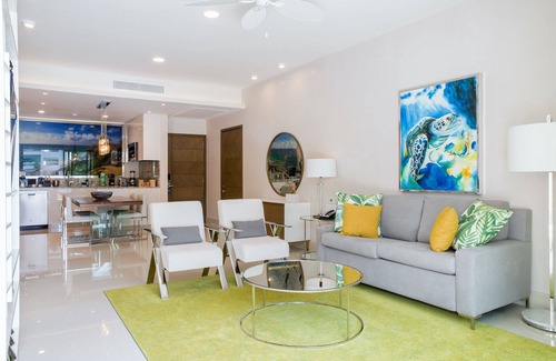 Downtown Cancun Complejo | Garza Blanca Cancun 1 BR AMAZING Views and Food!!