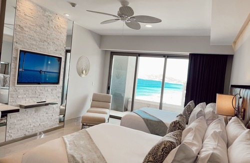 Cabo San Lucas Hotel | GARZA BLANCA RESORT & SPA LOS CABOS STUDIO LUXURY 5 DIAMOND RESORT