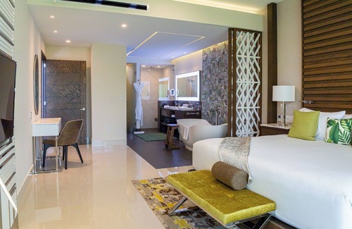 Puerto Juarez Complejo | Garza Blanca Resort & Spa Cancun Penthouse 3-bedroom LOFT Suite Ocean View