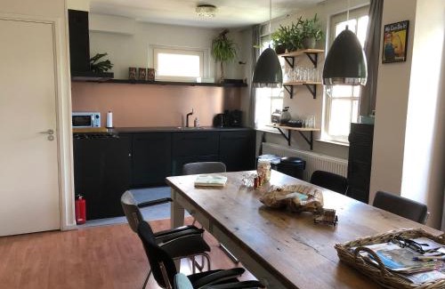 Tilburg Apartamento | Gastenverblijf Door de Poort