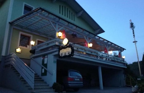 Dunkelsteinerwald Casa | Gasthof Marchhart