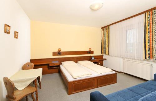 Breitenbrunn Casa | Gasthof-Pension Wein