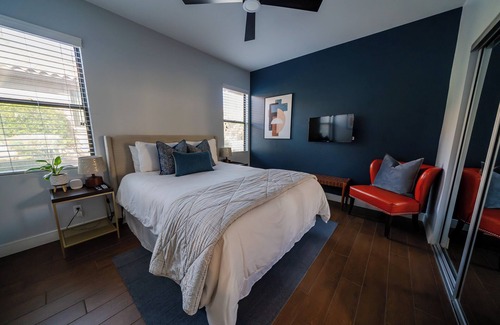 Thousand Palms Condominio | Gated 2BR/2BA - Views, hot tubs/ pools and ping pong in a quiet community.