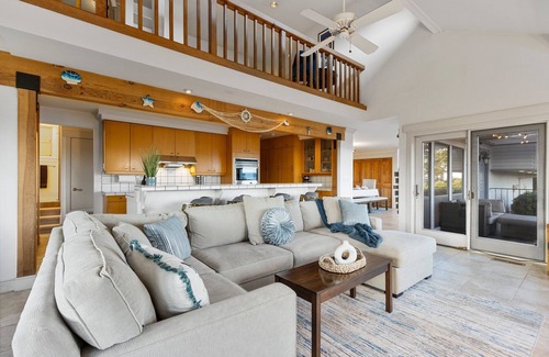 San Rafael Casa | Gated 6BD Retreat: Bay Views,HotTub,Theater,Games