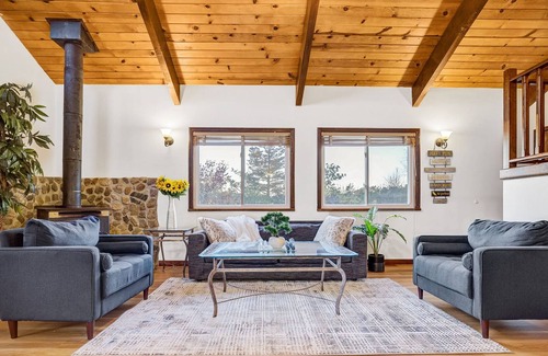 Santa Rosa Casa | GATED 7 BD WINE COUNTRY ESTATE | HOT TUB | GAMES