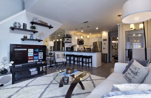 Fort Worth Condominio | Condominio privado cercado por el distrito cultural-histórico Stockyards-hospitales